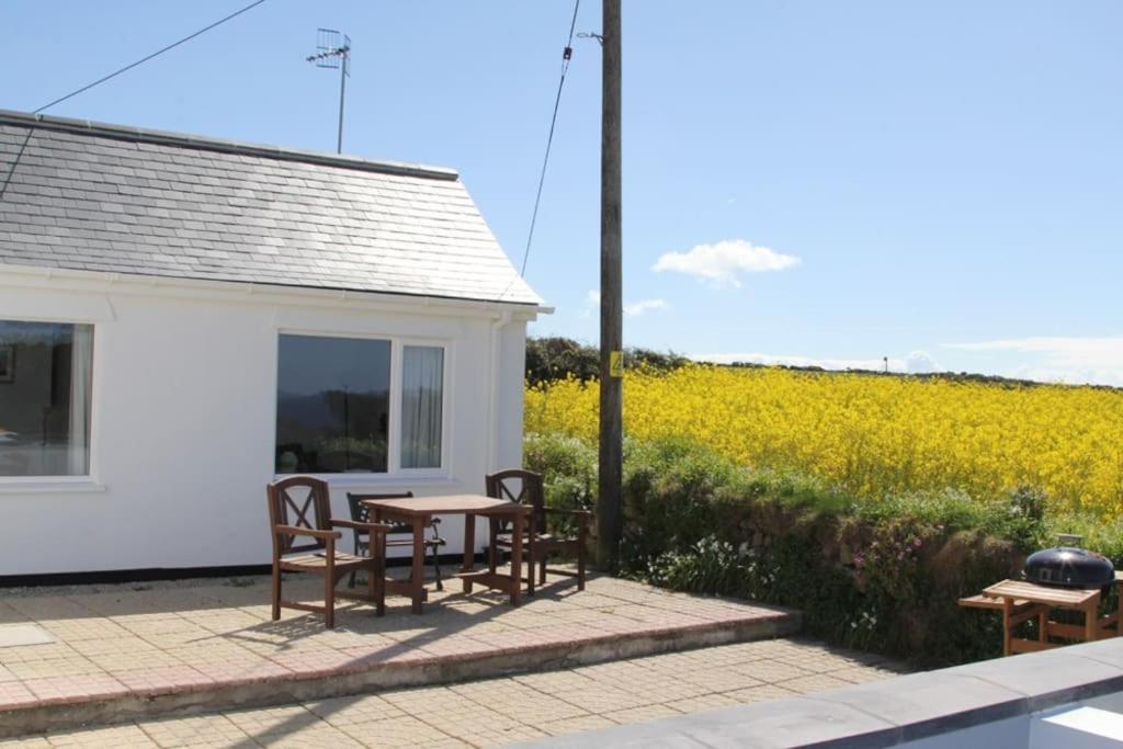 The Old Dairy, Land'S End, Sennen Apartment Екстериор снимка